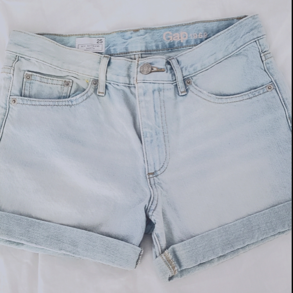 Gap jean shorts "sexy boyfriend"